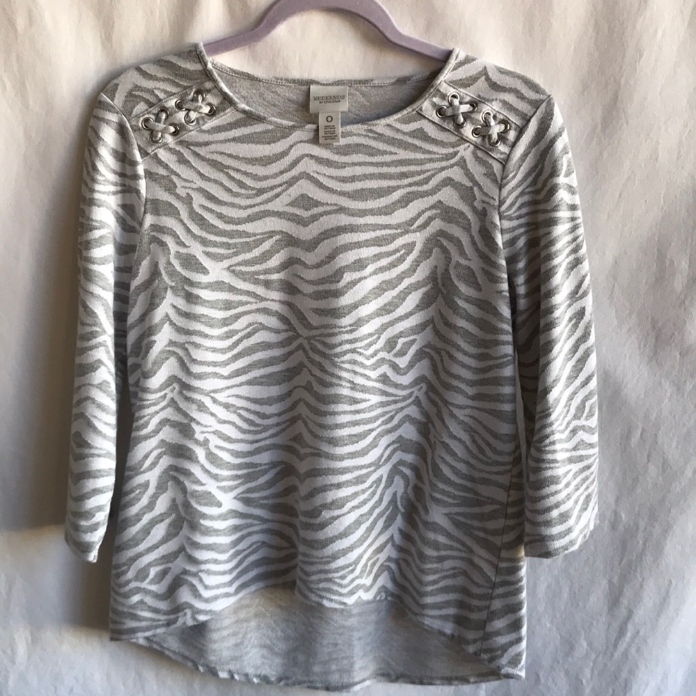 Chico’s Weekends gray and white zebra-striped high-low 3/4-sleeve top